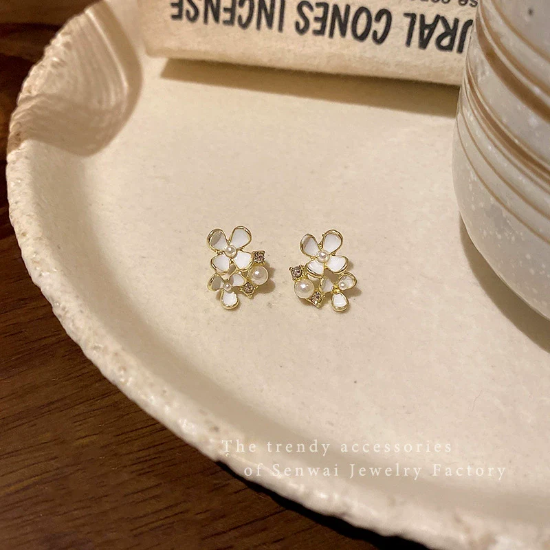 Women's Alloy Flower Electroplated Earrings With Pearl And Diamond Accents - Image 4