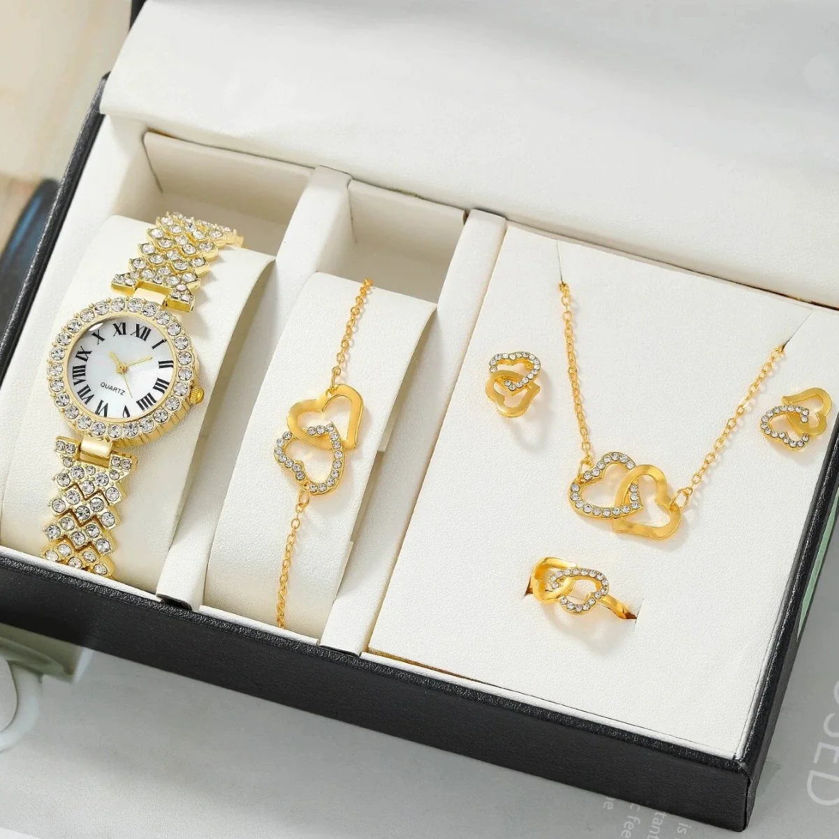 Women's Alloy Glass Quartz Business Style Round Dial Watch