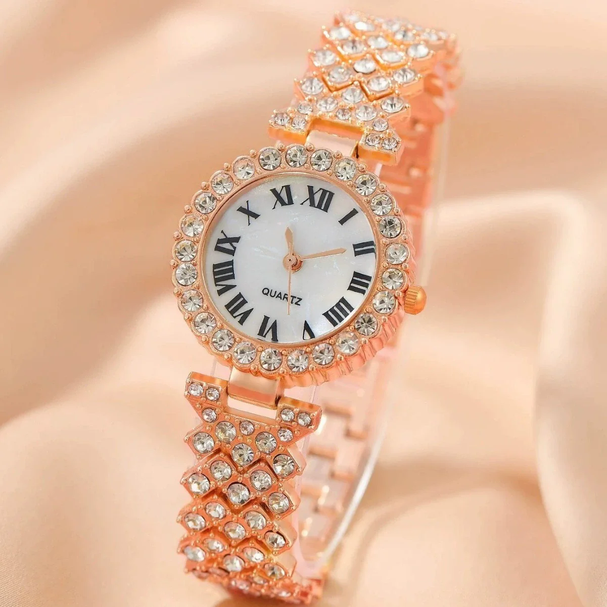 Women's Alloy Glass Quartz Business Style Round Dial Watch - Image 4