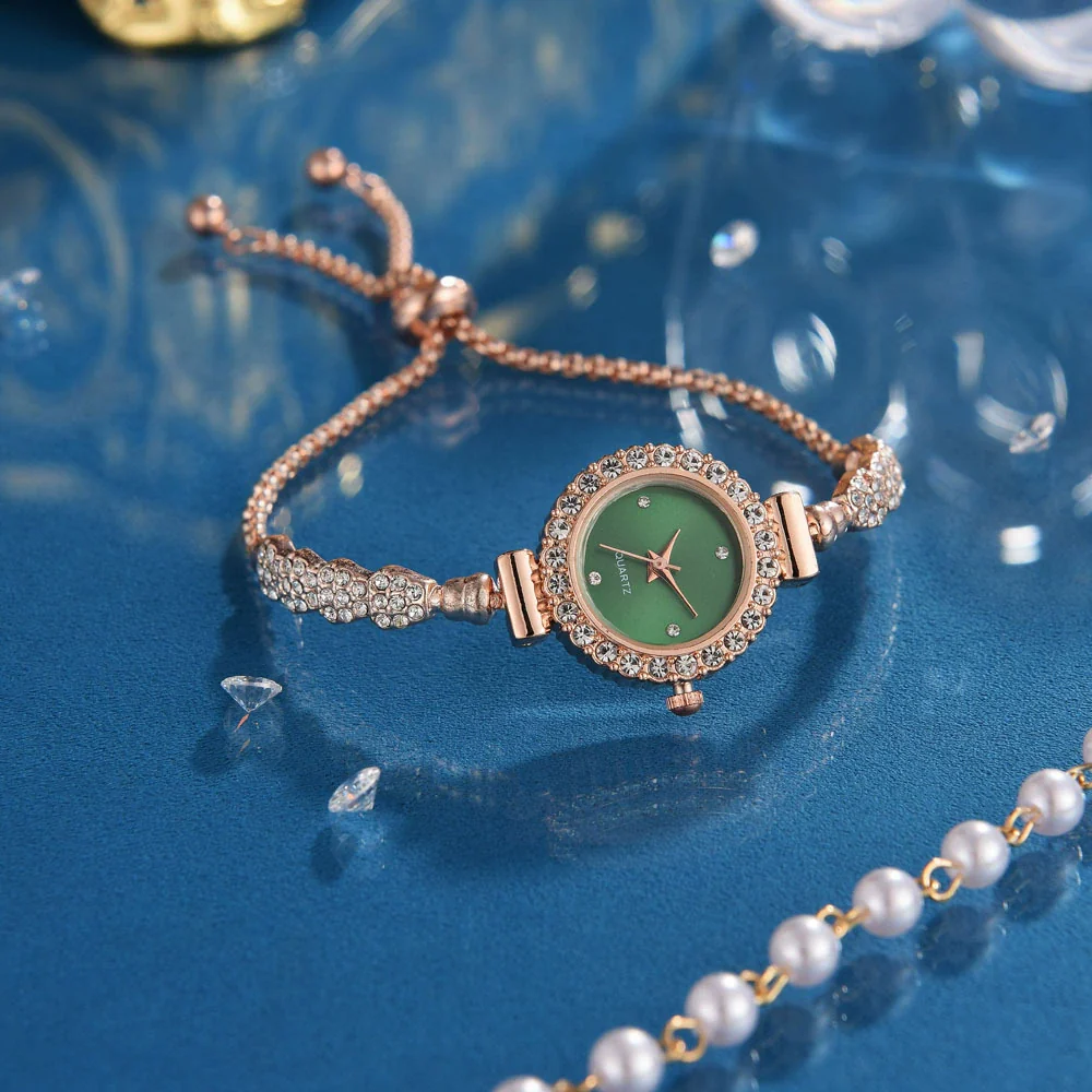 Women's Alloy Glass Quartz Fashion Round Bracelet Watch With Printed Logo - Image 7