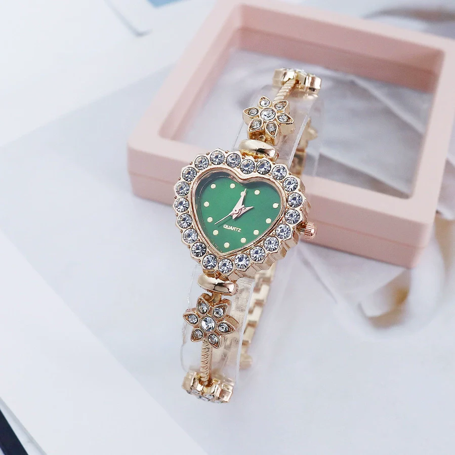 Women's Alloy Heart Shape Fashionable Diamondencrusted Bracelet Watch