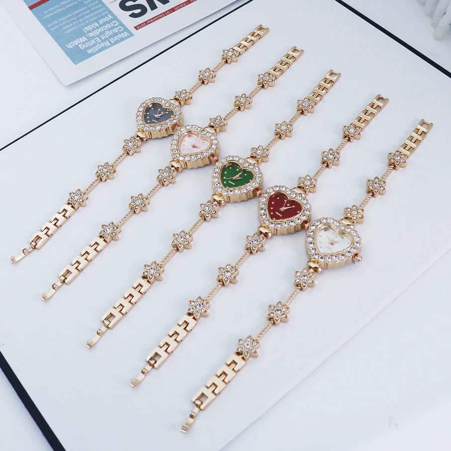 Women's Alloy Heart Shape Fashionable Diamondencrusted Bracelet Watch - Image 2