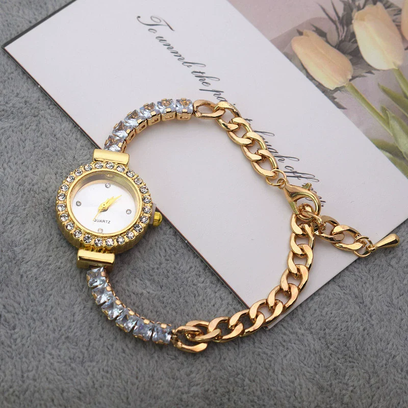 Women's Alloy Heartshaped And Oval Quartz Bracelet Watch Elegant Fashion Leisure Style - Image 4