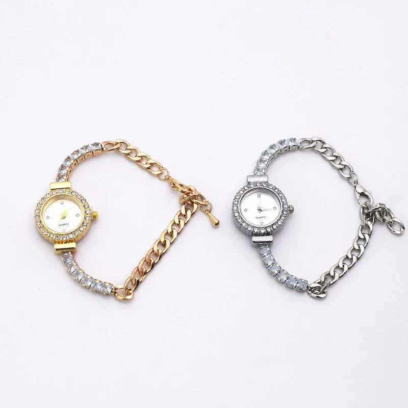 Women's Alloy Heartshaped And Oval Quartz Bracelet Watch Elegant Fashion Leisure Style - Image 5