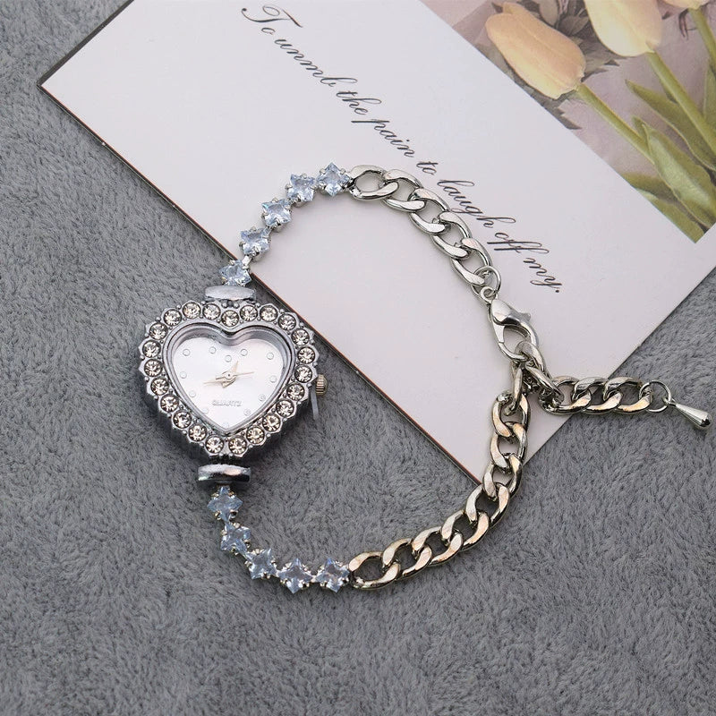 Women's Alloy Heartshaped And Oval Quartz Bracelet Watch Elegant Fashion Leisure Style - Image 7