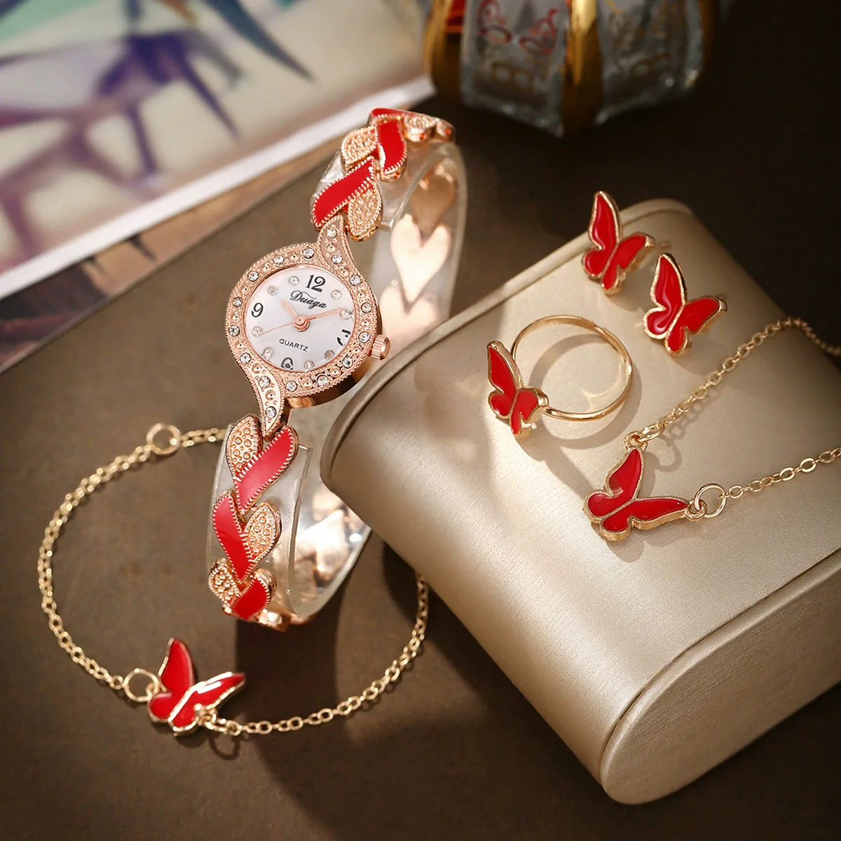 Women's Alloy Leaf Bracelet Quartz Watch Round Dial Stainless Steel Buckle Fashionable Style - Image 10