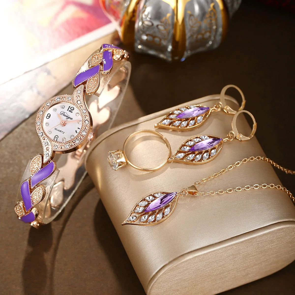Women's Alloy Leaf Bracelet Quartz Watch Round Dial Stainless Steel Buckle Fashionable Style - Image 11