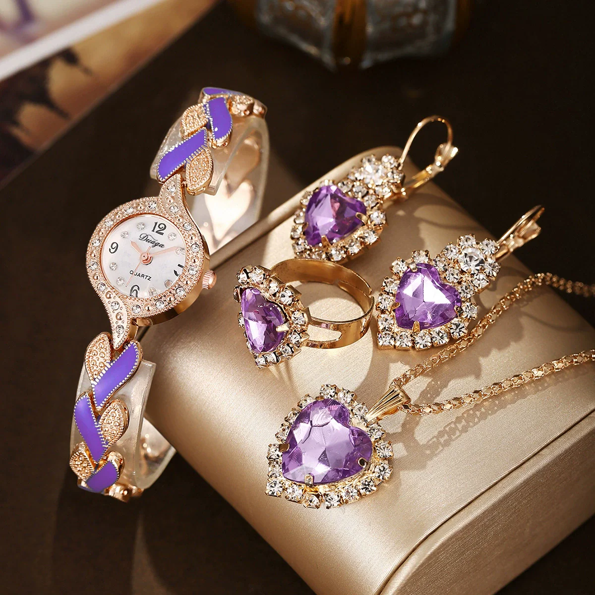 Women's Alloy Leaf Bracelet Quartz Watch Round Dial Stainless Steel Buckle Fashionable Style - Image 12