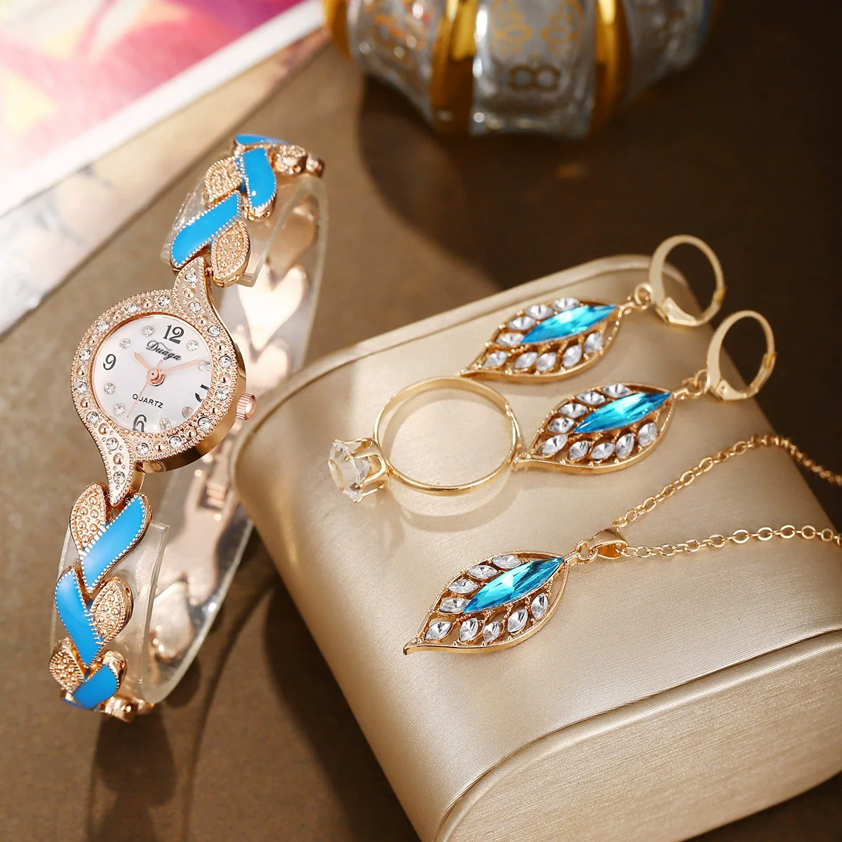 Women's Alloy Leaf Bracelet Quartz Watch Round Dial Stainless Steel Buckle Fashionable Style - Image 13