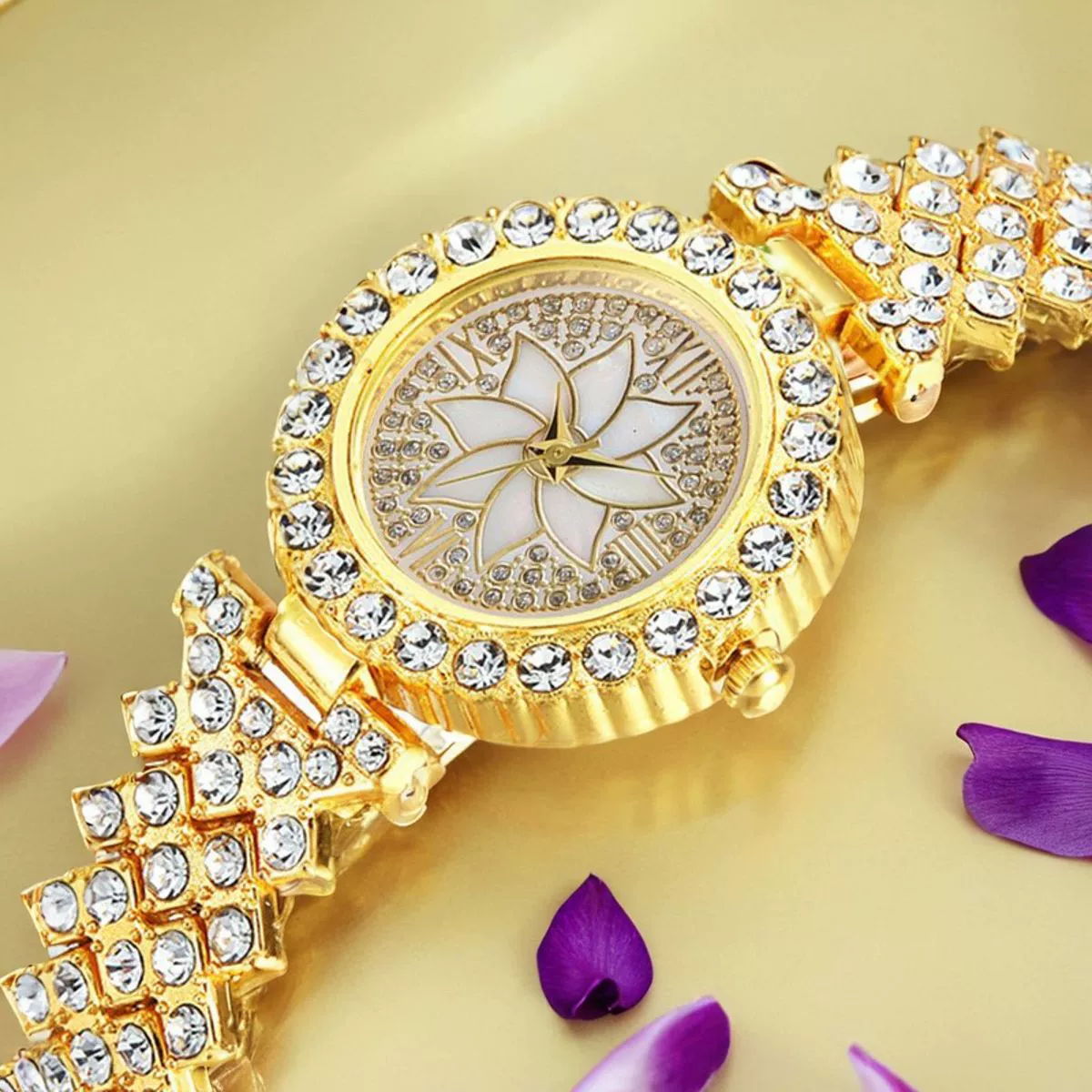 Women's Alloy Quartz Fashion Watch With Round Dial And Stainless Steel Clasp - Image 2