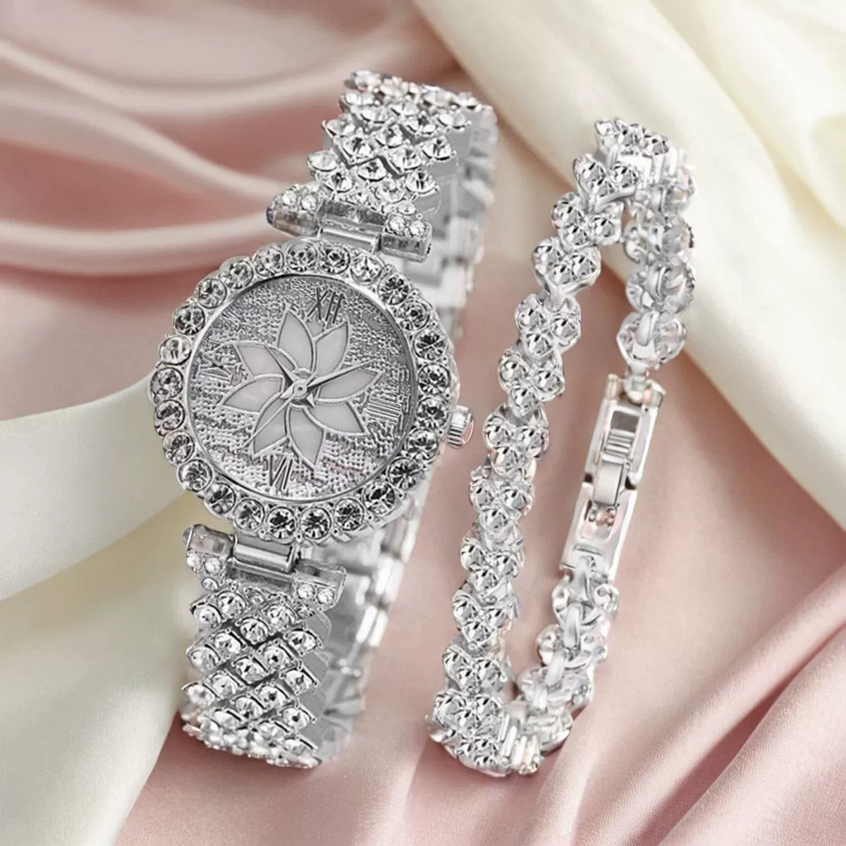 Women's Alloy Quartz Fashion Watch With Round Dial And Stainless Steel Clasp - Image 4