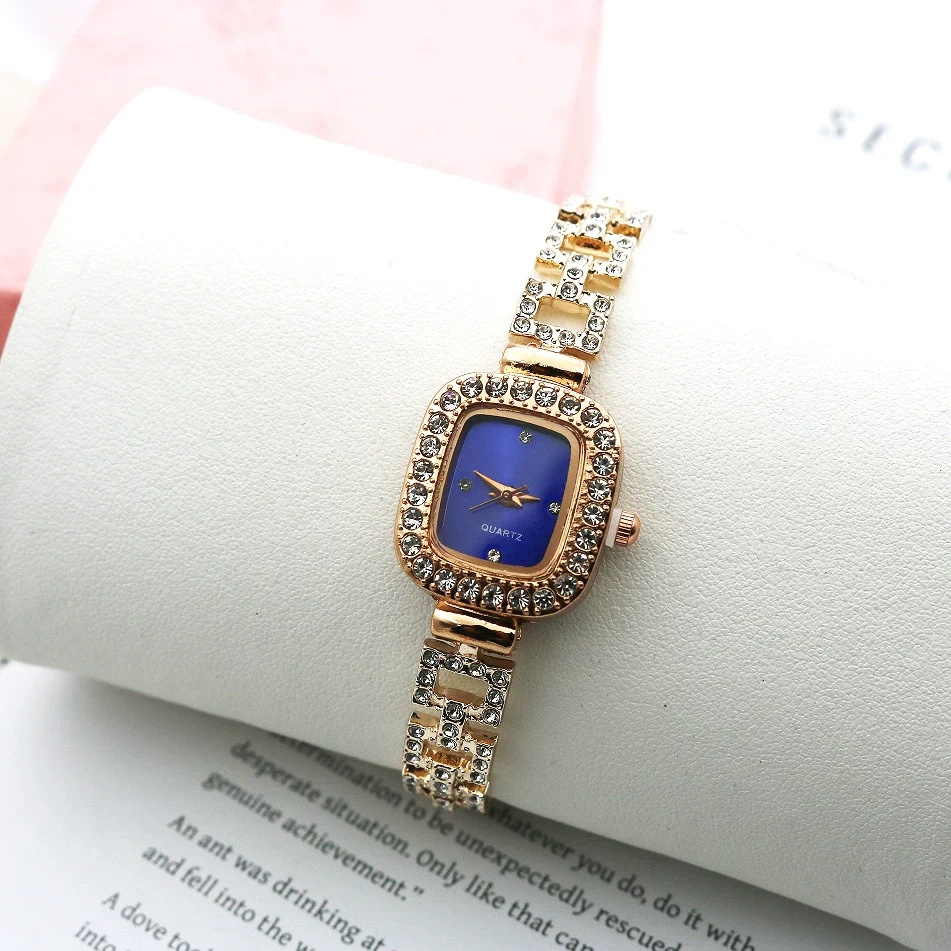 Women's Alloy Quartz Square And Round Bracelet Watch With Diamondencrusted And Fashionable Style - Image 3