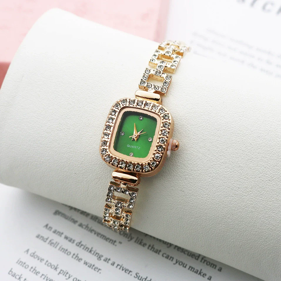 Women's Alloy Quartz Square And Round Bracelet Watch With Diamondencrusted And Fashionable Style - Image 4
