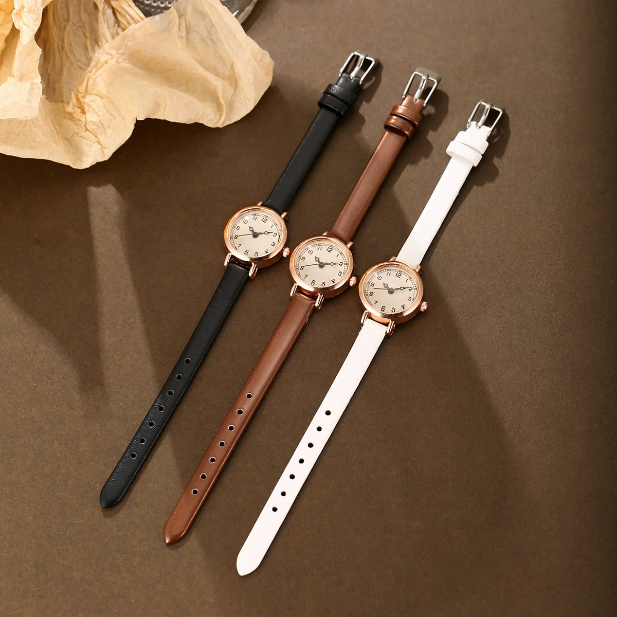 Women's Alloy Quartz Watch With Round Dial And Imitation Leather Strap Fashion Style - Image 4