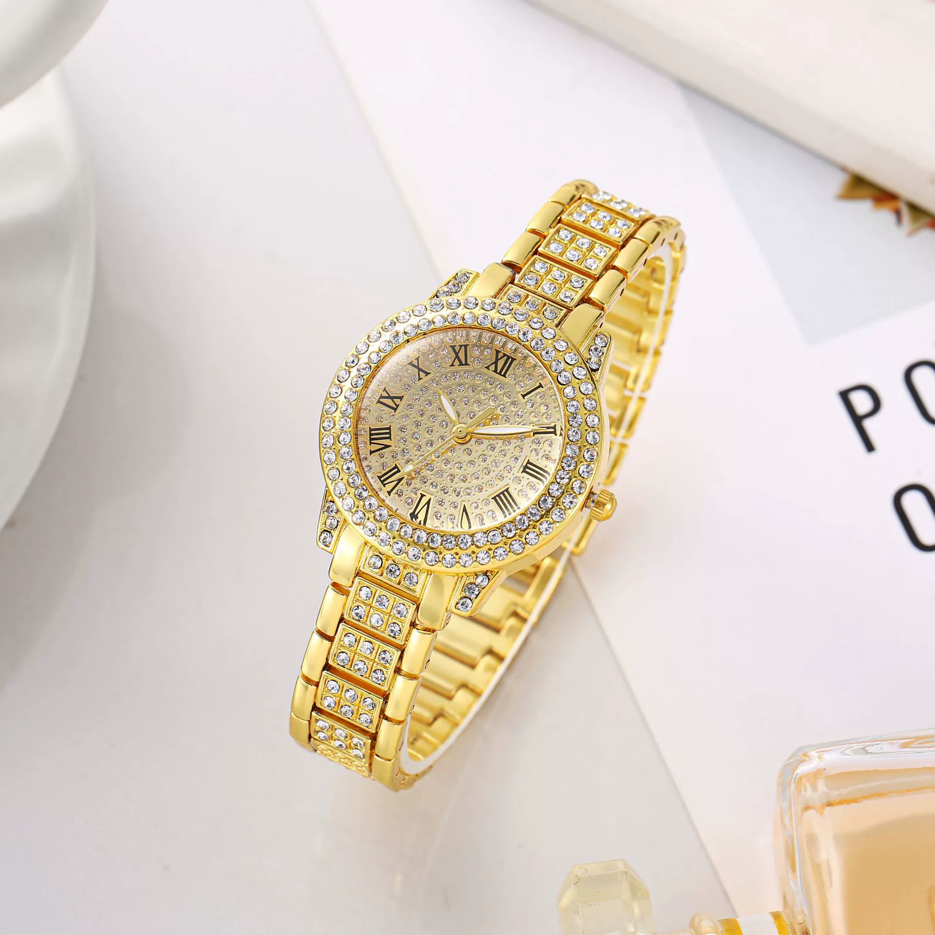 Women's Alloy Quartz Watch With Round Dial And Stainless Steel Clasp Casual Style - Image 2
