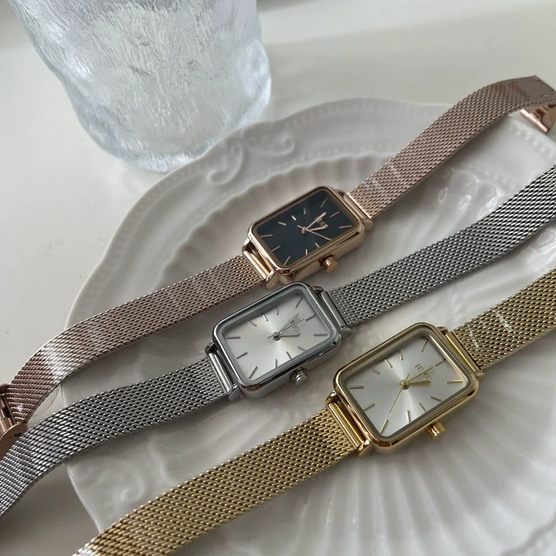 Women's Alloy Rectangular Stud Scale Quartz Watch Leisure Style