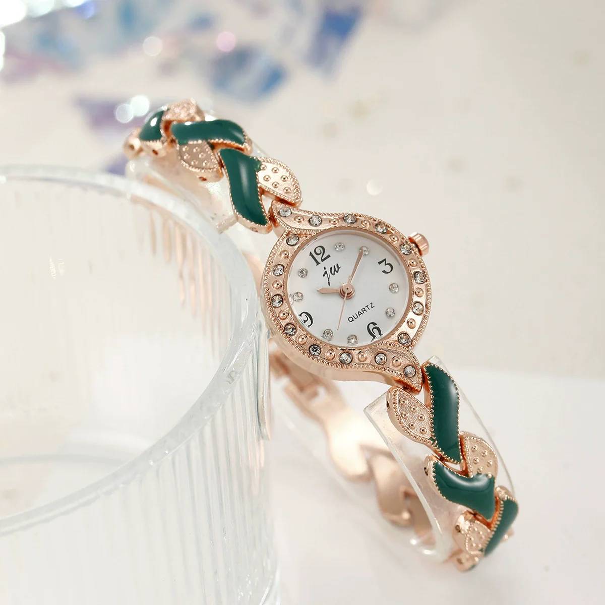 Women's Alloy Round Dial Quartz Watch And Leaf Bracelet Set - Image 16