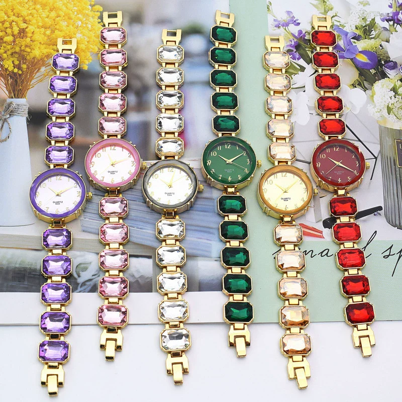 Women's Alloy Round Leisure Light Luxury Watch - Image 4