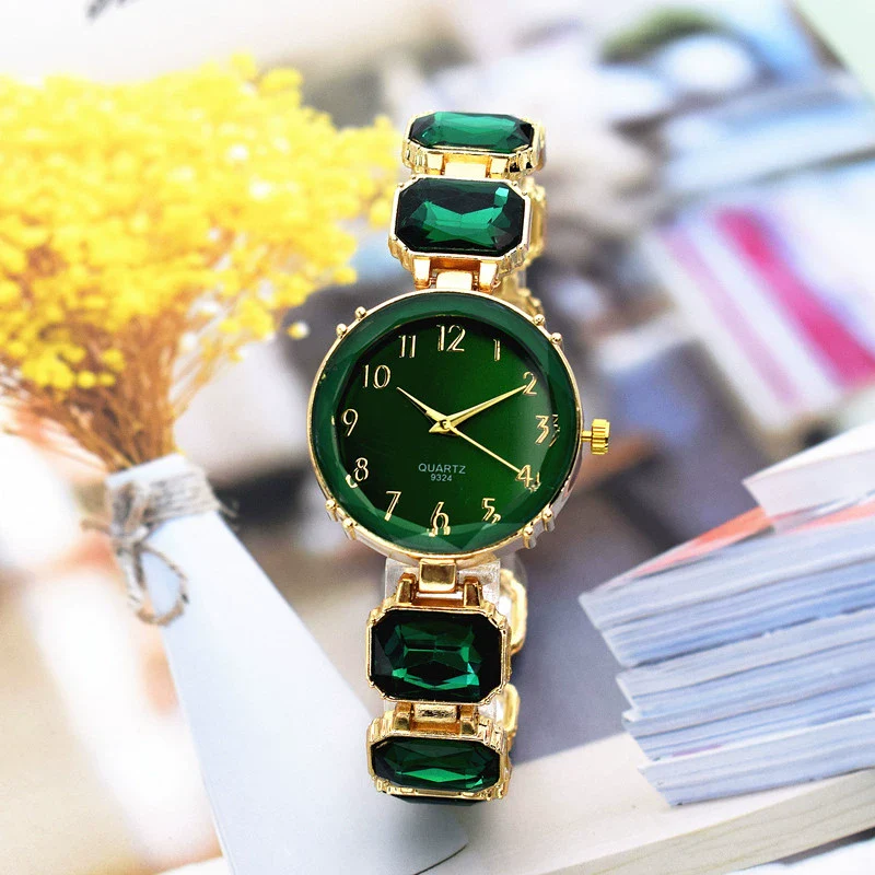 Women's Alloy Round Leisure Light Luxury Watch - Image 8