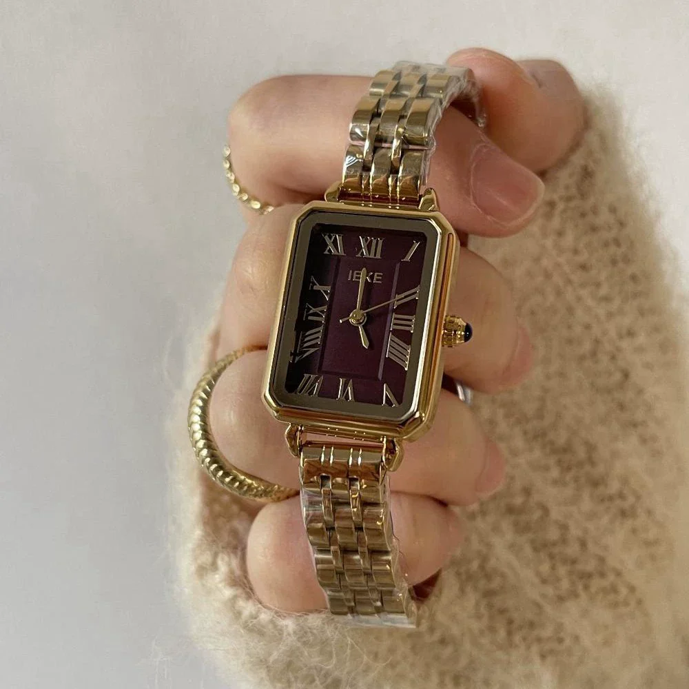 Women's Alloy Small Gold Medieval Style Watch - Image 4