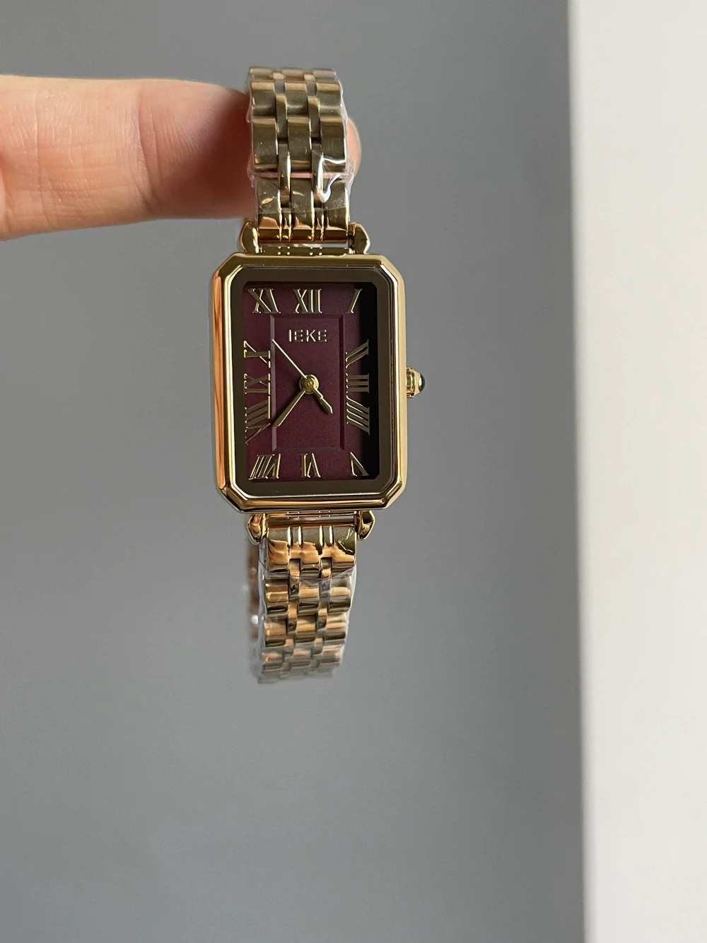 Women's Alloy Small Gold Medieval Style Watch - Image 7