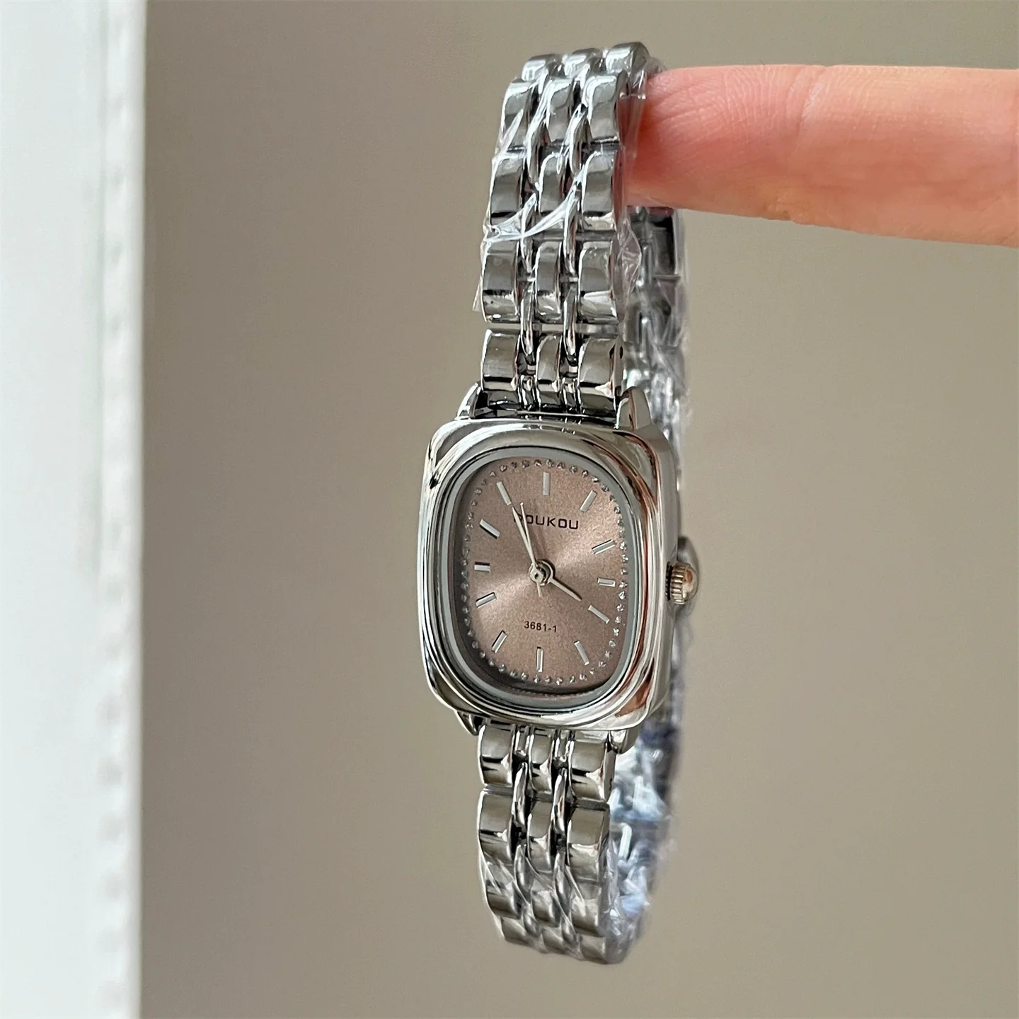 Women's Alloy Square And Round Dial Quartz Watch With Onion Crown And Steel Band
