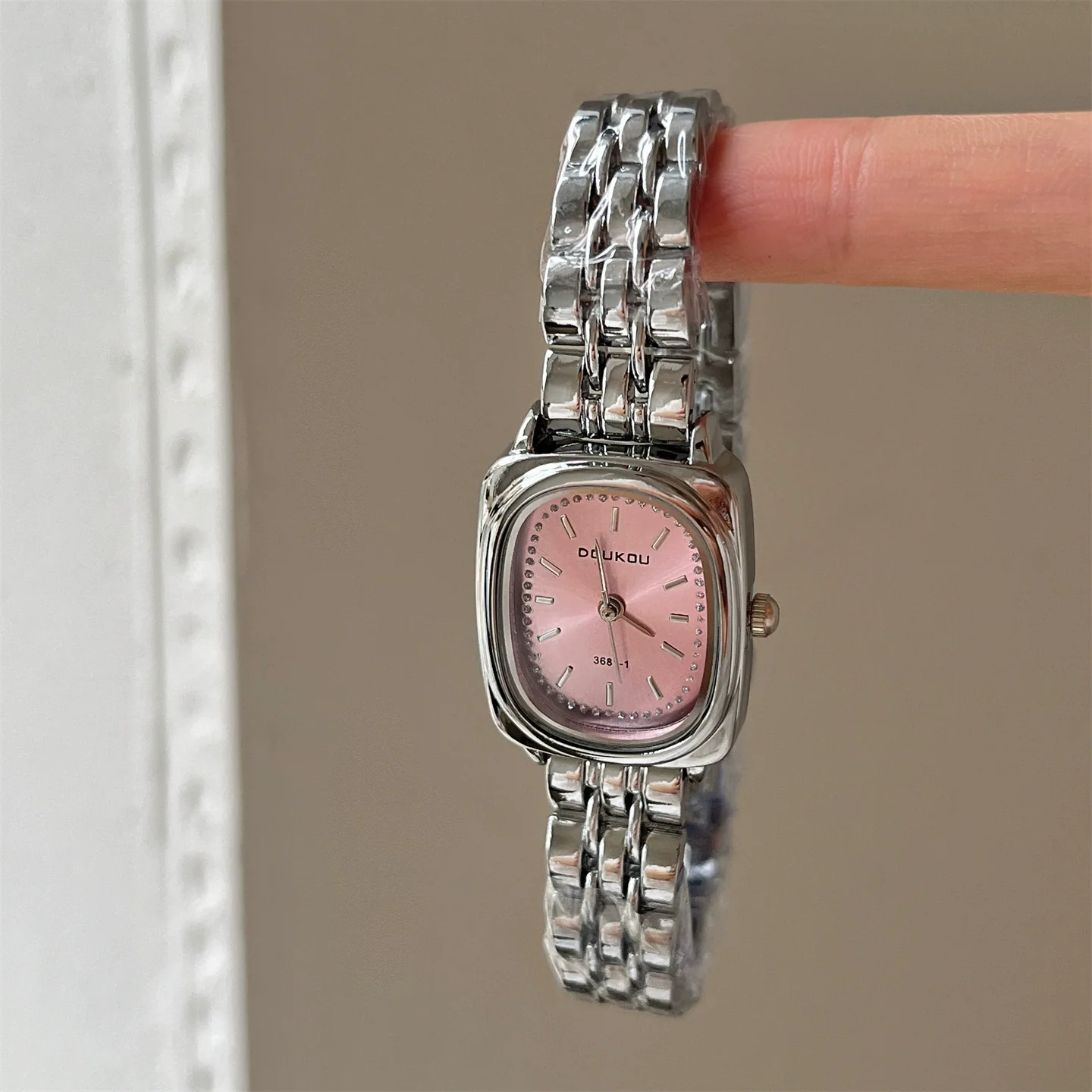Women's Alloy Square And Round Dial Quartz Watch With Onion Crown And Steel Band - Image 3