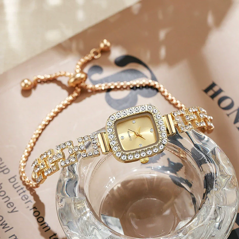 Women's Alloy Square Diamond Bracelet Quartz Watch Fashion Style - Image 3