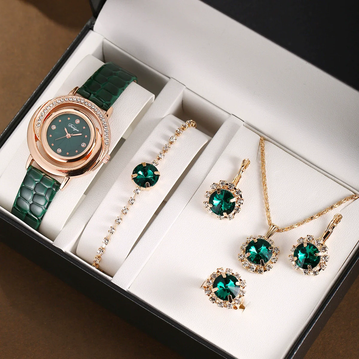 Women's Alloy Stainless Steel Imitation Leather Diamond Snake Pattern Quartz Belt Watch Jewelry Set - Image 4