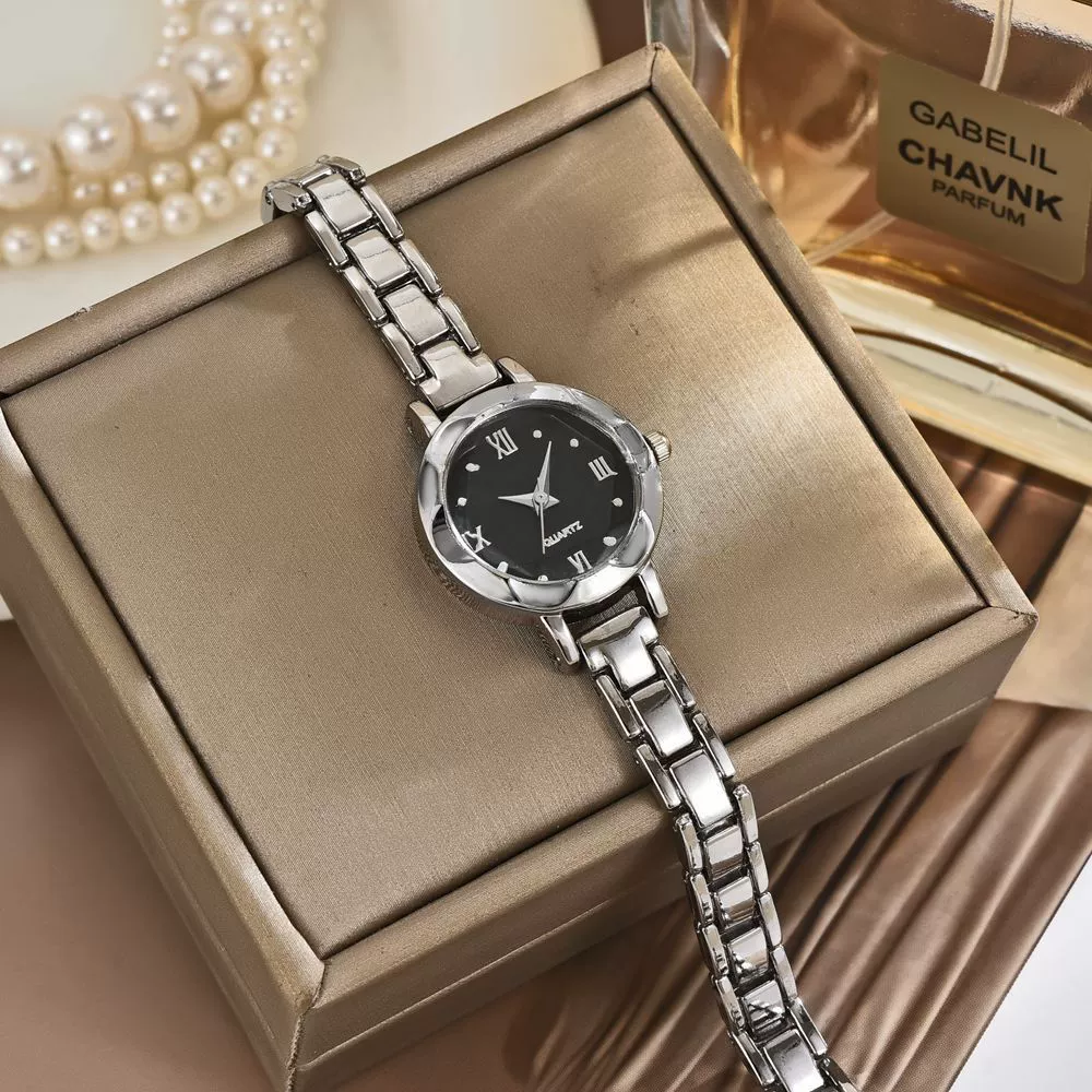 Women's Alloy Strap Round Dial Casual Retro Light Luxury Student Watch