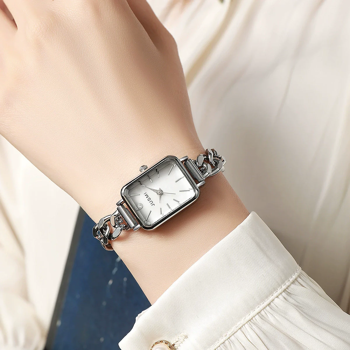 Women's Alloy Strap Square Hollow Fashion Leisure Watch With Stainless Steel Buckle - Image 6