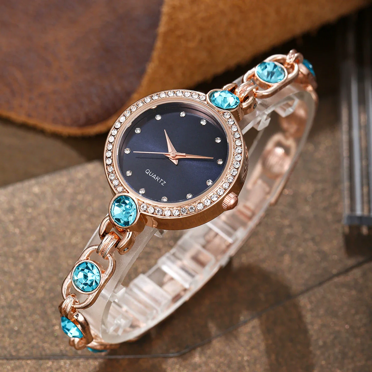 Women's Alloy Watch And Gemstone Bracelet With Round Dial And Horseshoe Buckle Leisure Style - Image 3