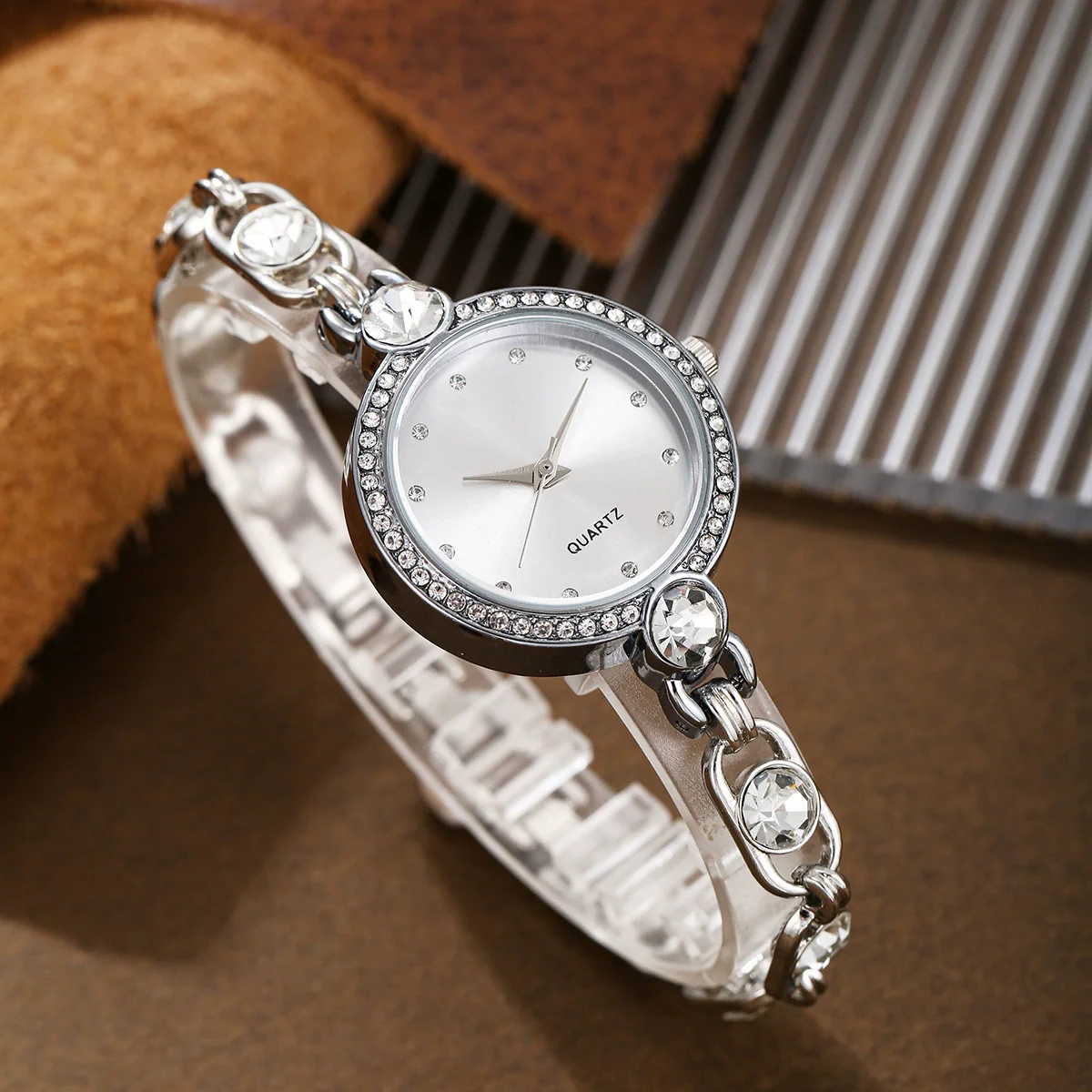 Women's Alloy Watch And Gemstone Bracelet With Round Dial And Horseshoe Buckle Leisure Style - Image 7