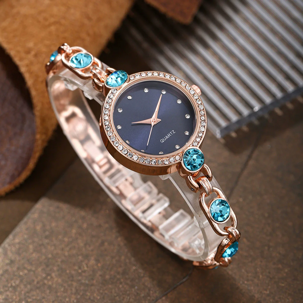 Women's Alloy Watch And Gemstone Bracelet With Round Dial And Horseshoe Buckle Leisure Style - Image 8