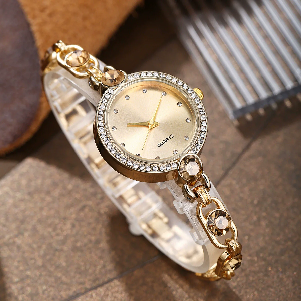 Women's Alloy Watch And Gemstone Bracelet With Round Dial And Horseshoe Buckle Leisure Style - Image 9