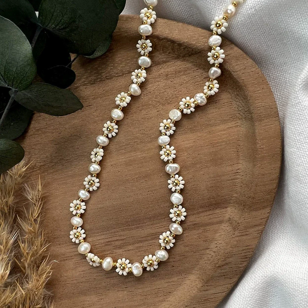 Women's Baroque Natural Pearl And Organic Glass Daisy Flower Handwoven Clavicle Chain With Geometric Styling - Image 4
