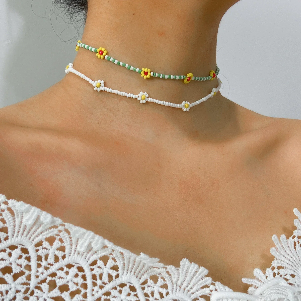 Women's Bohemian Style Handmade Daisy Flower Beaded Collarbone Necklace With Rice Beads And Ball Chain