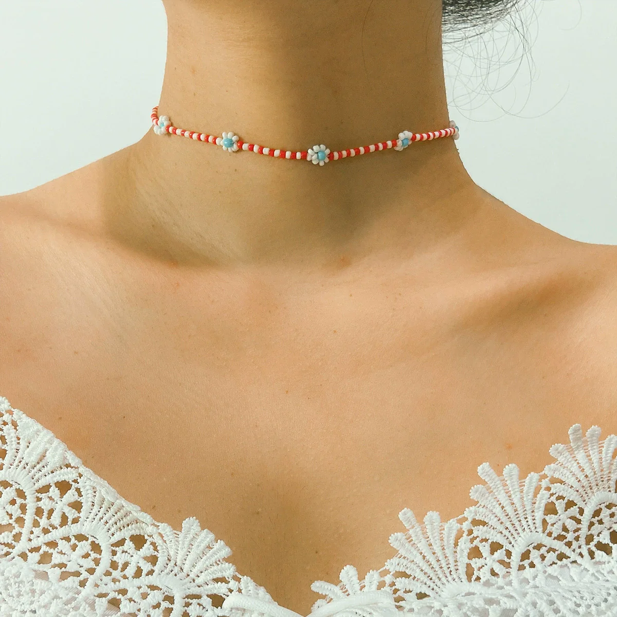 Women's Bohemian Style Handmade Daisy Flower Beaded Collarbone Necklace With Rice Beads And Ball Chain - Image 2