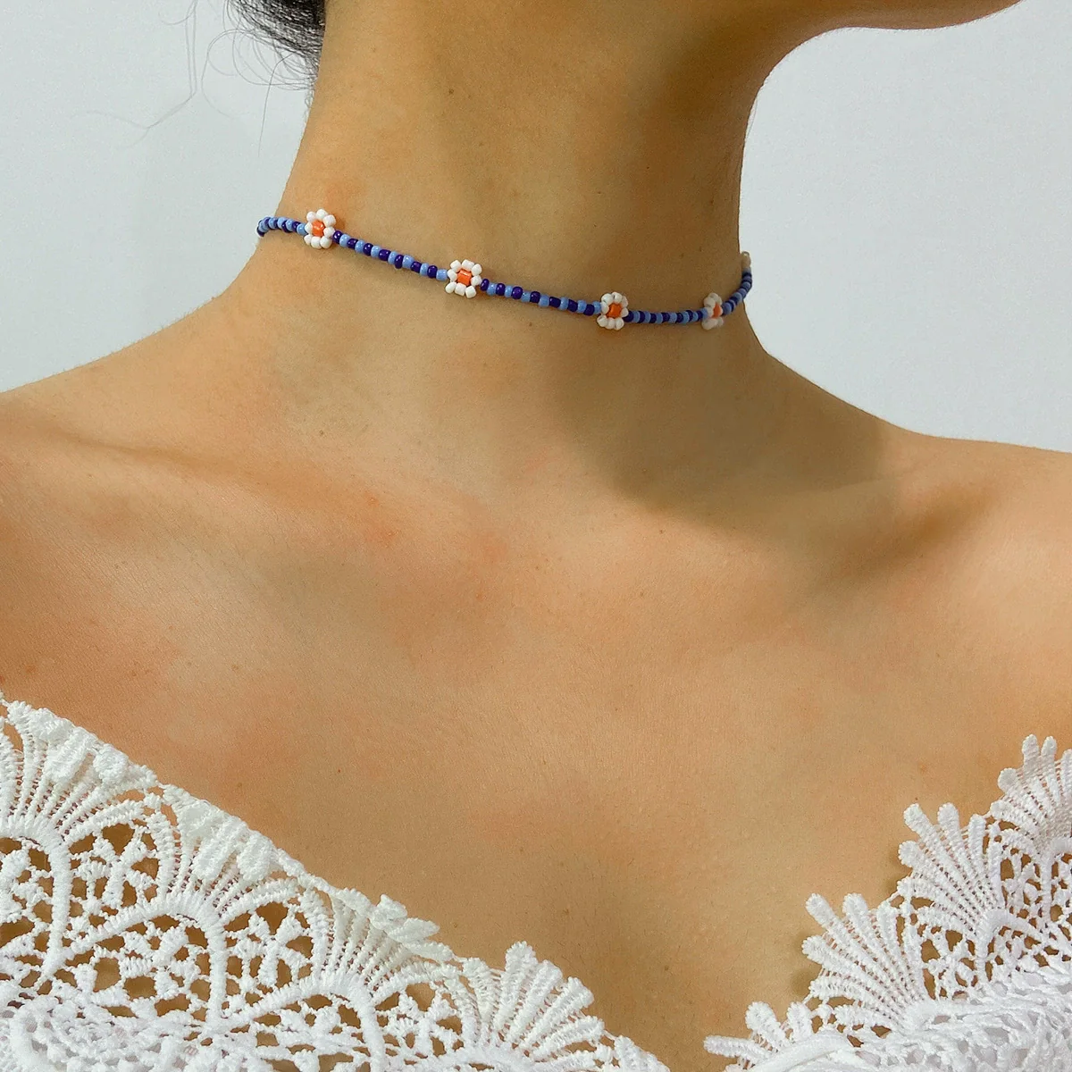 Women's Bohemian Style Handmade Daisy Flower Beaded Collarbone Necklace With Rice Beads And Ball Chain - Image 3