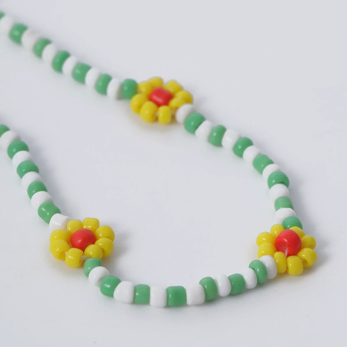Women's Bohemian Style Handmade Daisy Flower Beaded Collarbone Necklace With Rice Beads And Ball Chain - Image 5