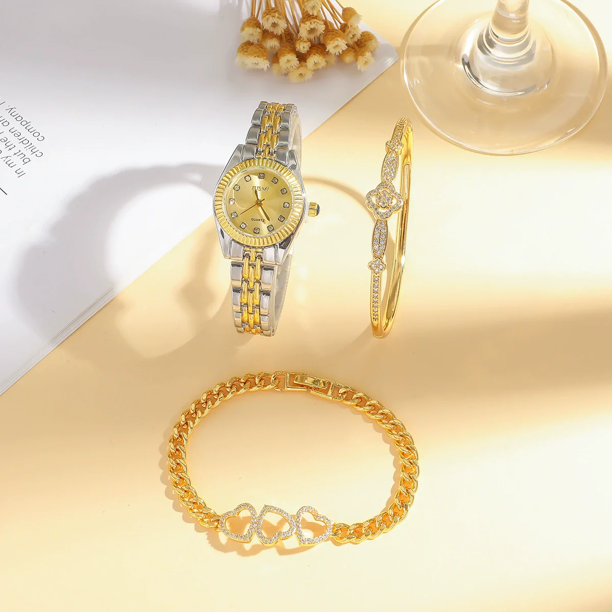 Women's Casual Alloy And Stainless Steel Round And Rectangular Quartz Watch With Fourleaf Clover Design And Diamond Bracelet - Image 2