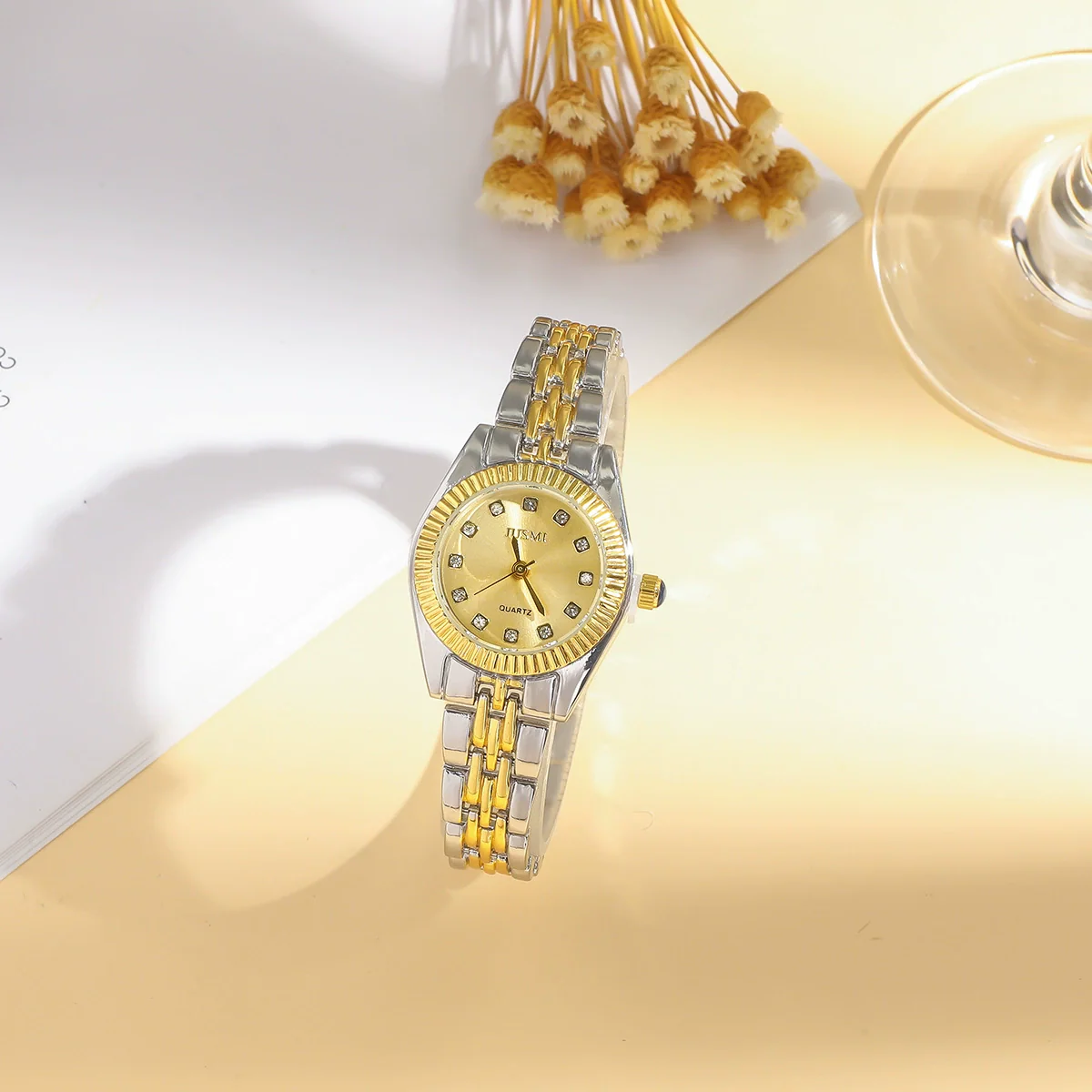Women's Casual Alloy And Stainless Steel Round And Rectangular Quartz Watch With Fourleaf Clover Design And Diamond Bracelet - Image 3