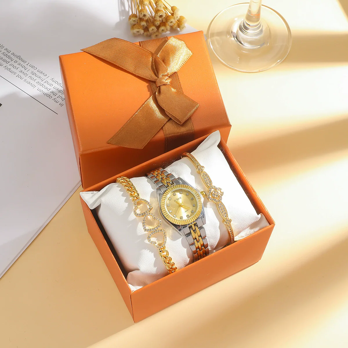 Women's Casual Alloy And Stainless Steel Round And Rectangular Quartz Watch With Fourleaf Clover Design And Diamond Bracelet - Image 6