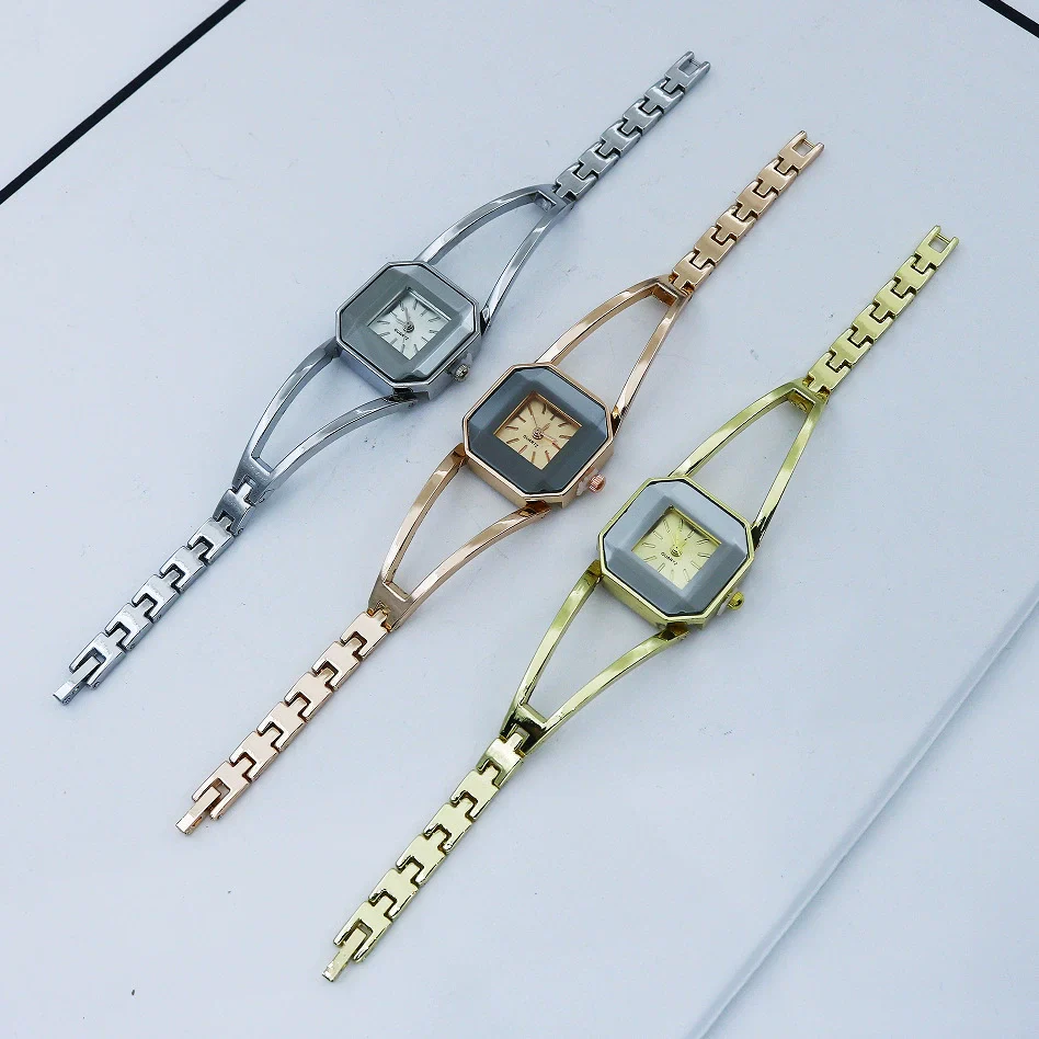 Women's Casual Alloy Bracelet Watch With Square Dial And Stainless Steel Buckle