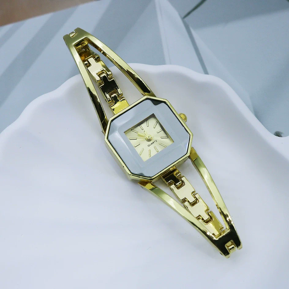 Women's Casual Alloy Bracelet Watch With Square Dial And Stainless Steel Buckle - Image 3
