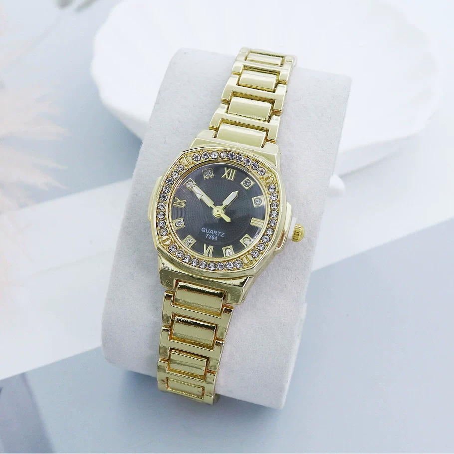 Women's Casual Alloy Breadshaped Square Dial Watch - Image 6