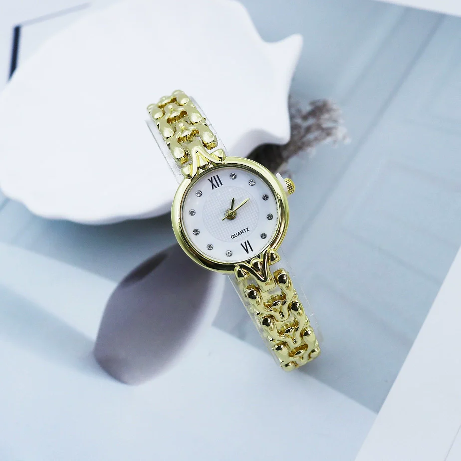 Women's Casual Alloy Quartz Watch With Round Dial And Stainless Steel Jewelry Buckle