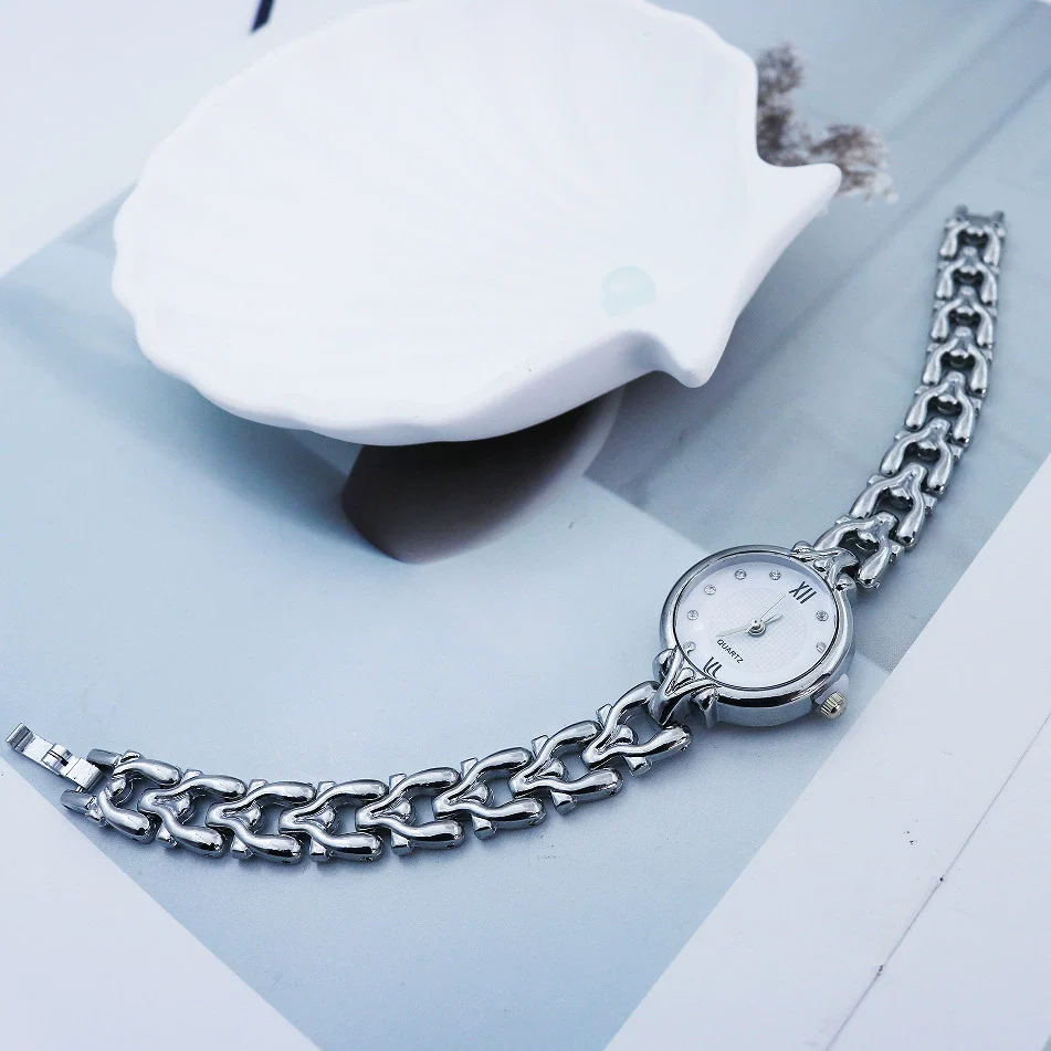 Women's Casual Alloy Quartz Watch With Round Dial And Stainless Steel Jewelry Buckle - Image 4