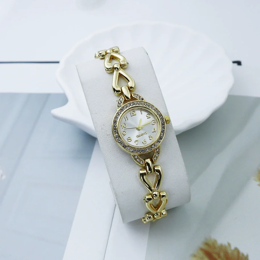 Women's Casual Fashion Quartz Watch With Alloy Case And Strap Round Dial - Image 7