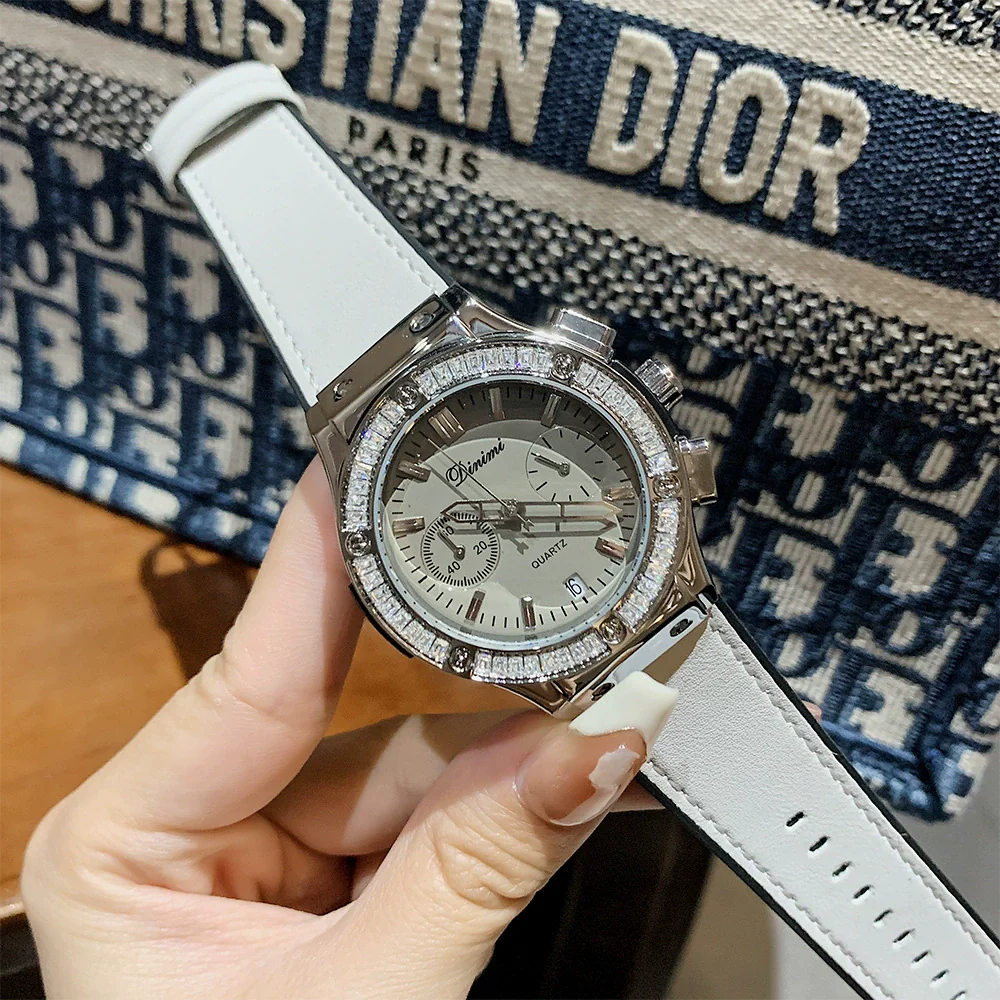 Women's Casual Fashion Round Disc Silicone Band Alloy Quartz Watch With Rhinestones